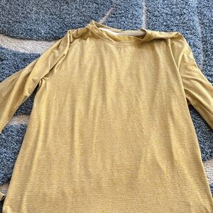 Gently Used.. Lululemon men’s VERY SOFT Raglan Sleeve Top